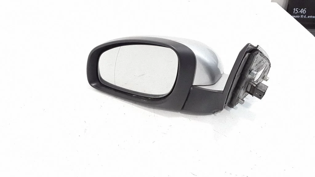 Front door electric wing mirror – front left