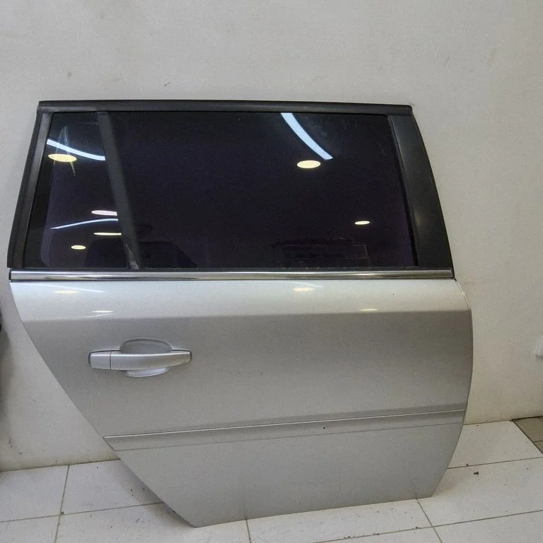 Rear door – rear right