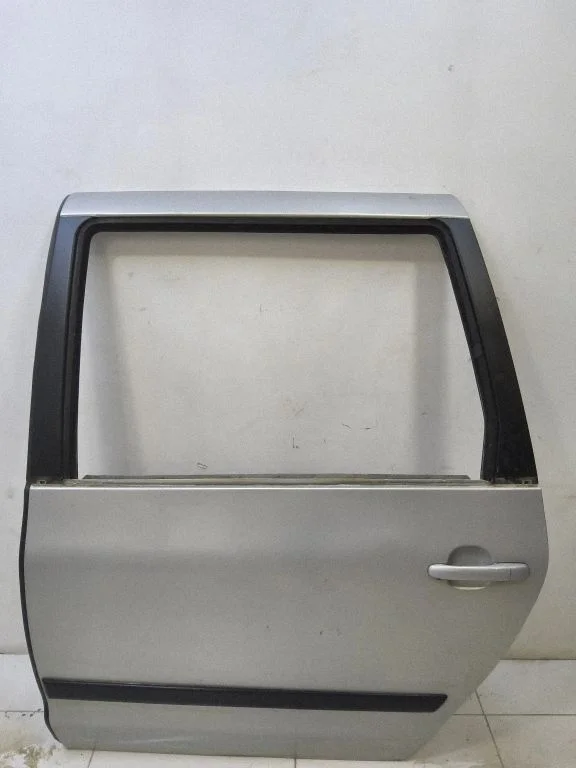 Rear door – rear left