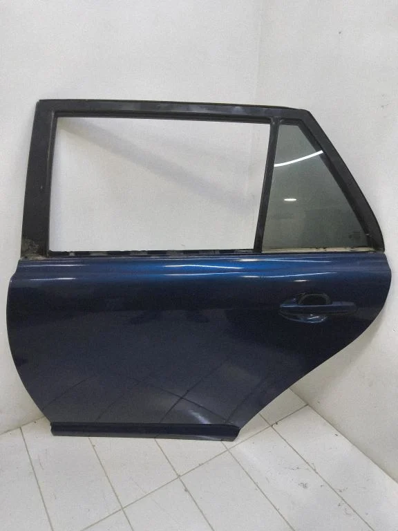 Rear door – rear left