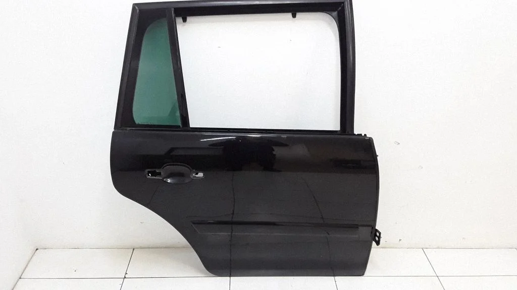 Rear door – right