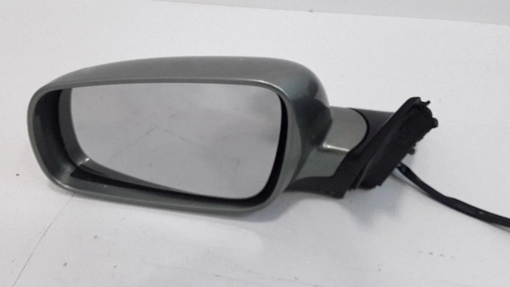 Front door electric wing mirror – left