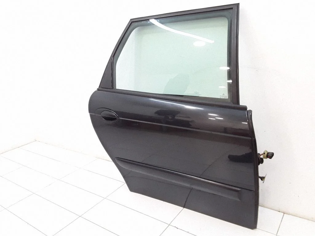 Rear door – right