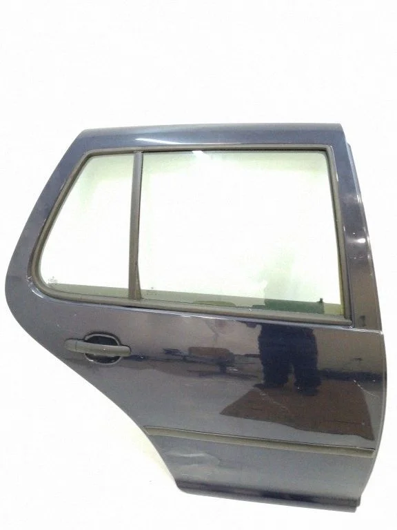 Rear door – rear right