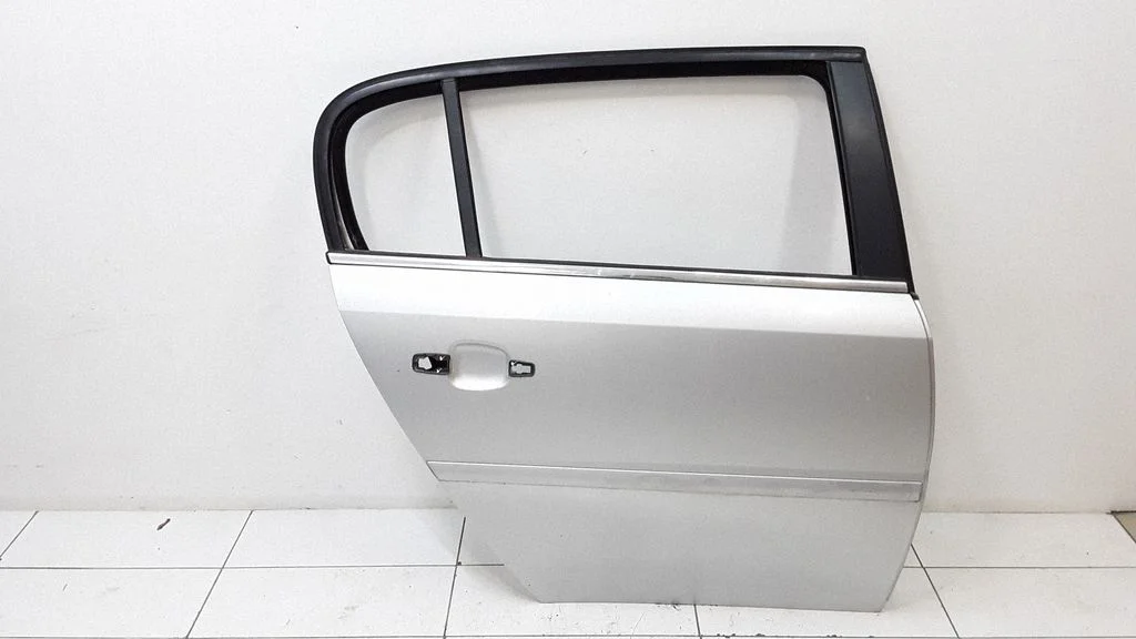 Rear door – rear right