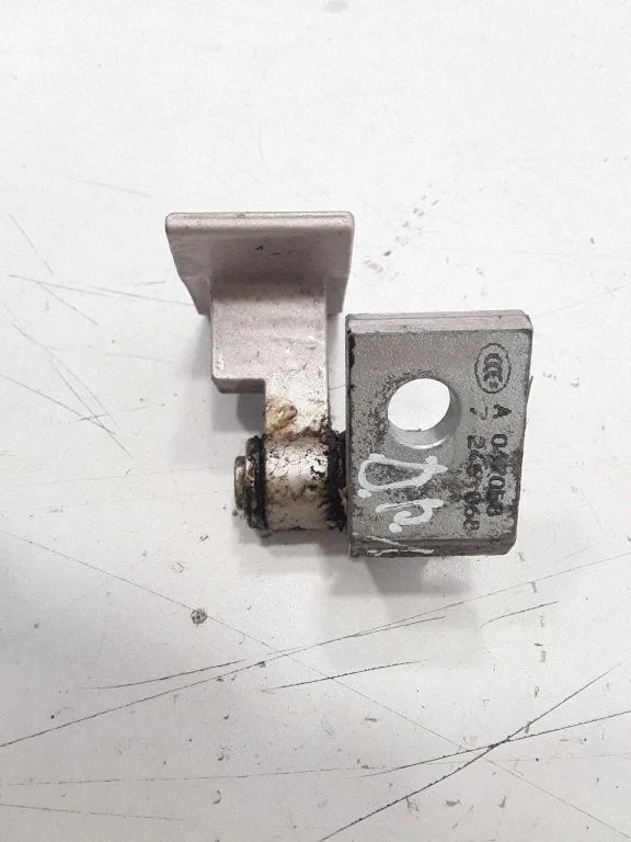 Rear door lower hinge – BMW 3 Series F30 F35 F31 (2012-2018)