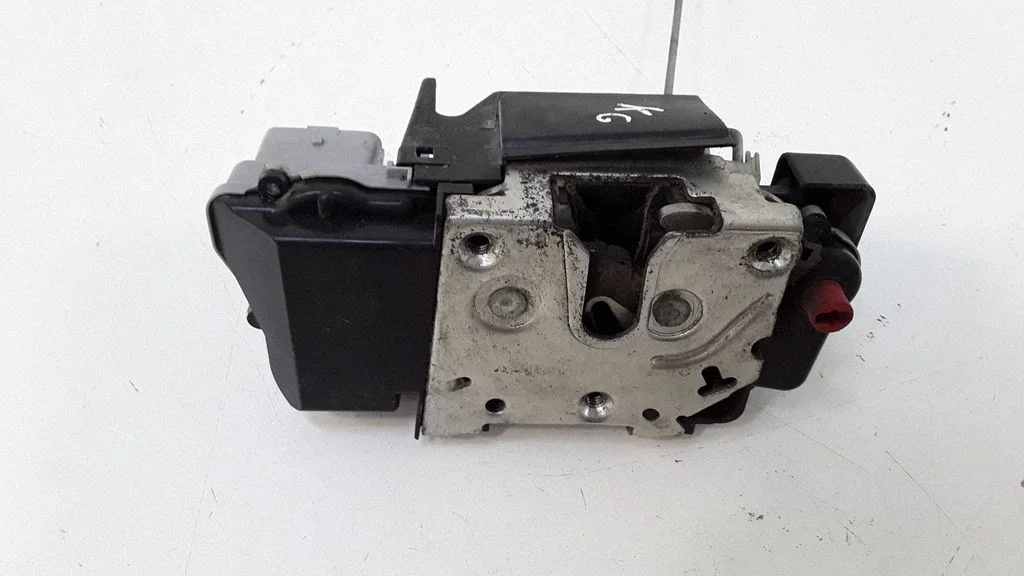 Rear door lock – left