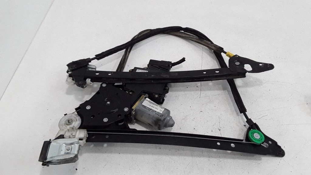Rear door window regulator with motor – Volkswagen Sharan (2001-2010)