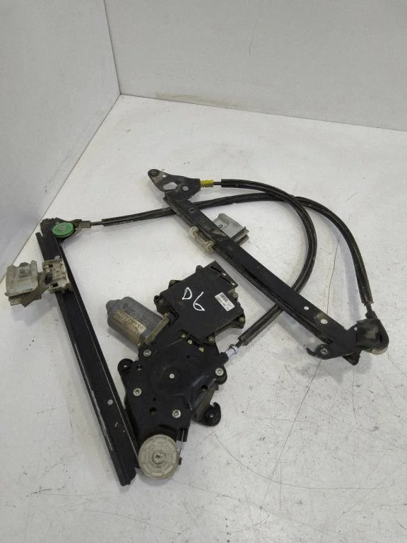 Rear door window regulator with motor – rear right