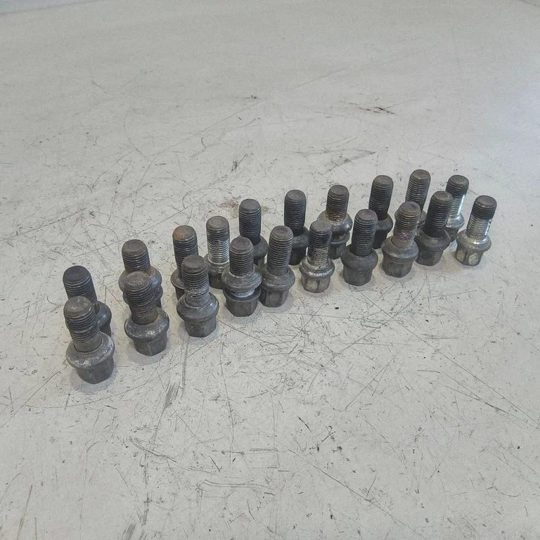 Nuts/bolts