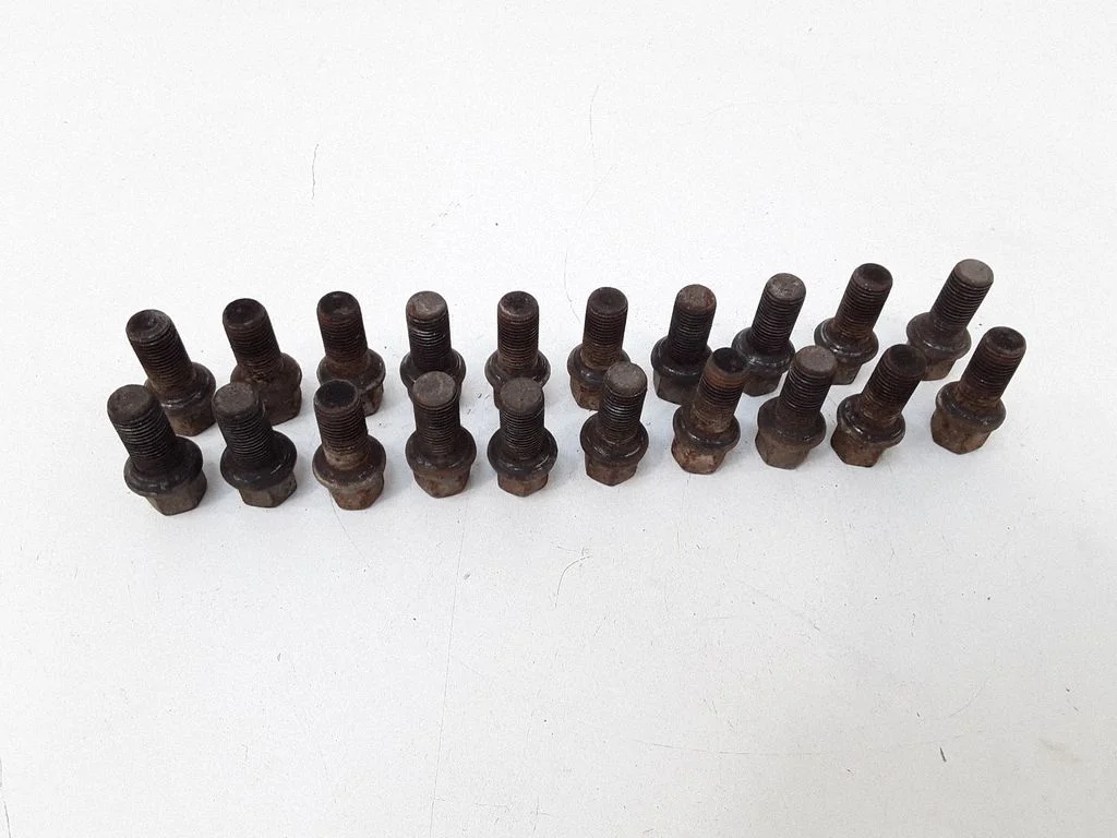 Nuts/bolts
