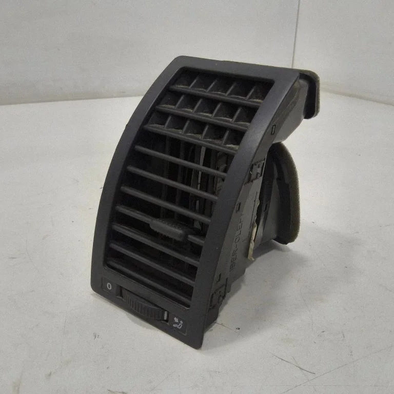 Dashboard side air vent grill/cover trim – Volkswagen Polo (2002-2005)