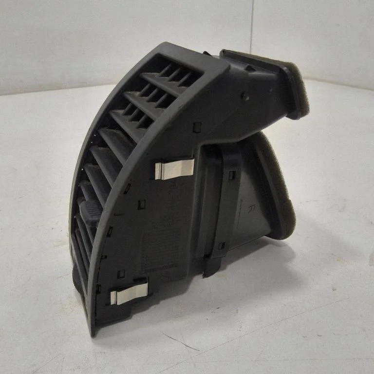 Armatuurlaua külje õhutusresti kate – Volkswagen Polo (2002-2005)
