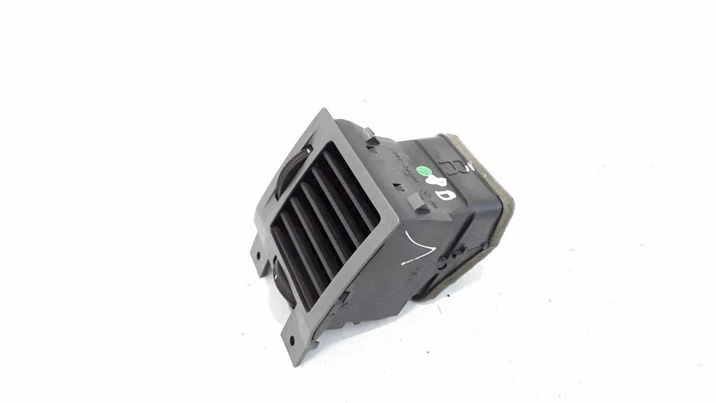 Dashboard side air vent grill/cover trim – front right