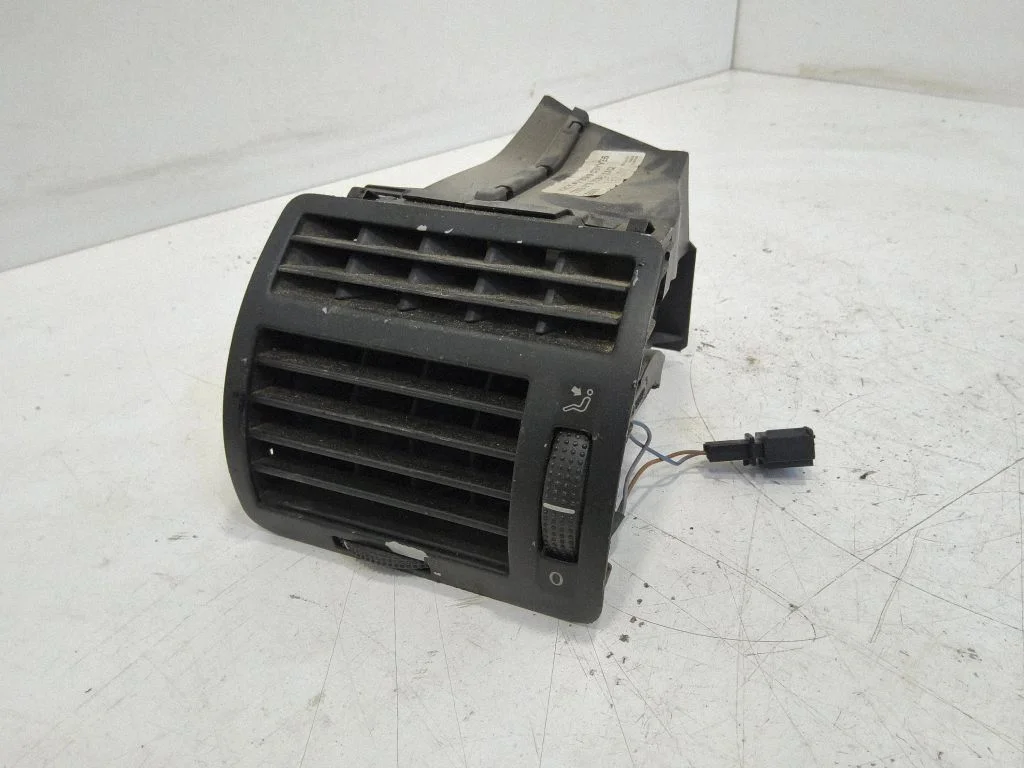Dashboard side air vent grill/cover trim 7M3819703