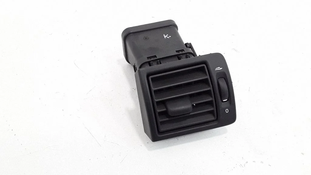 Dashboard side air vent grill/cover trim – Volvo V50 (2004-2007)