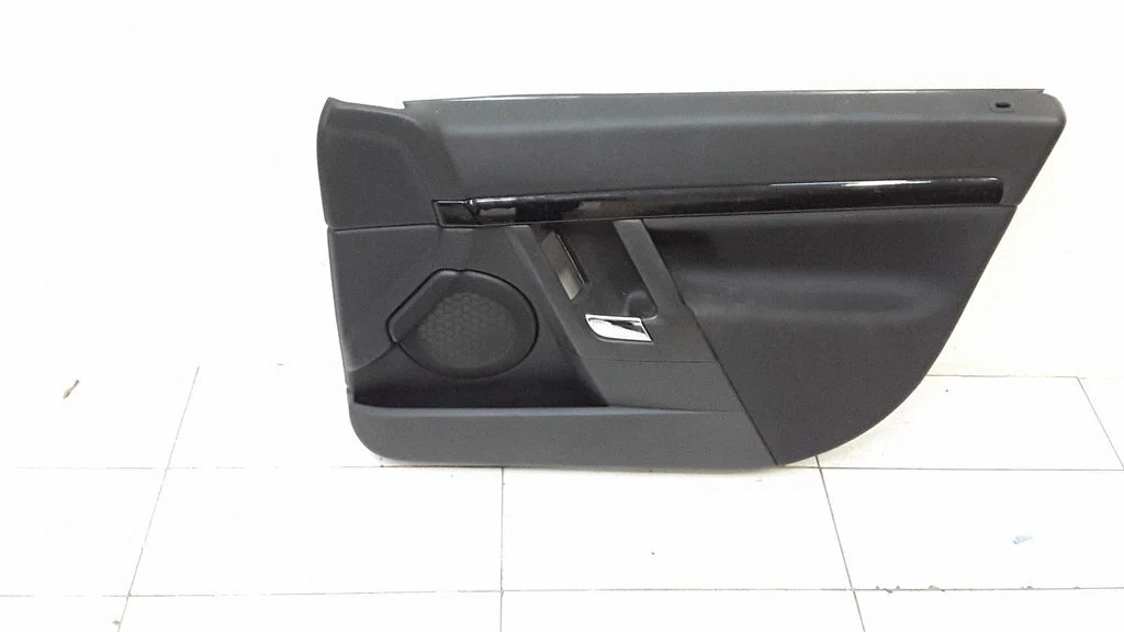 Front door card panel trim – front right