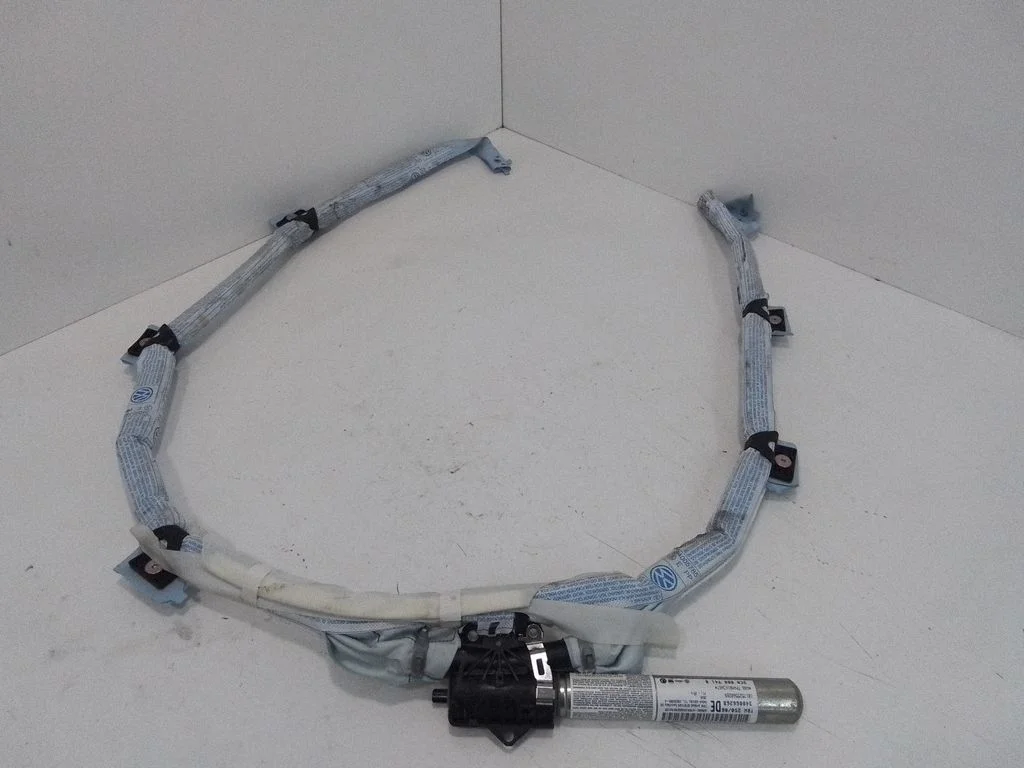 Roof airbag – left