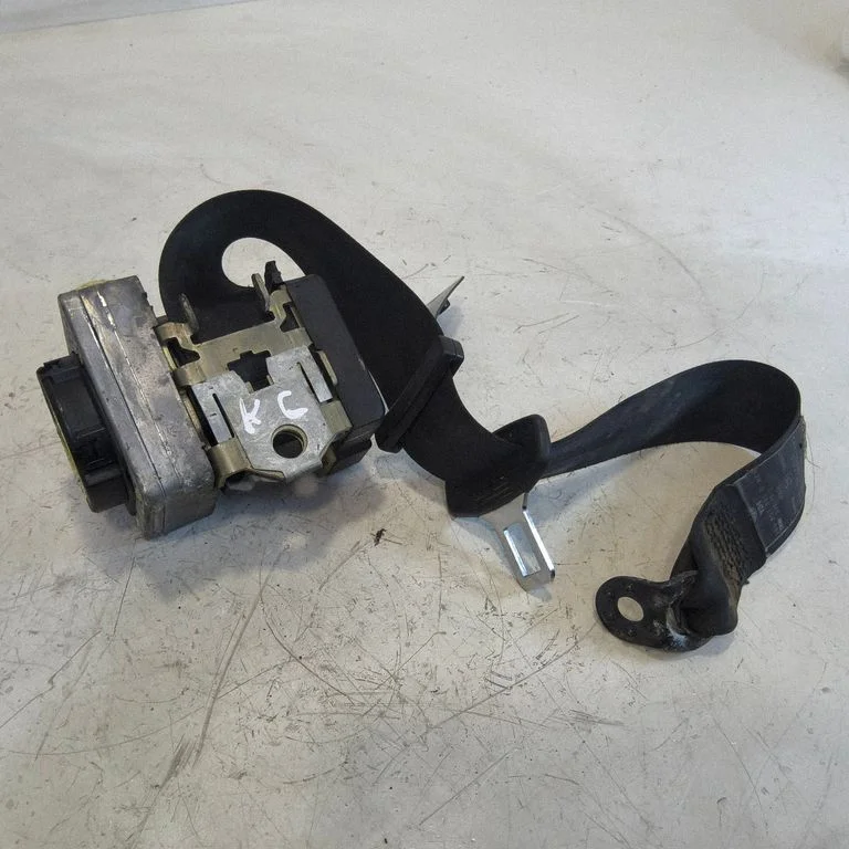 Rear seatbelt – rear left