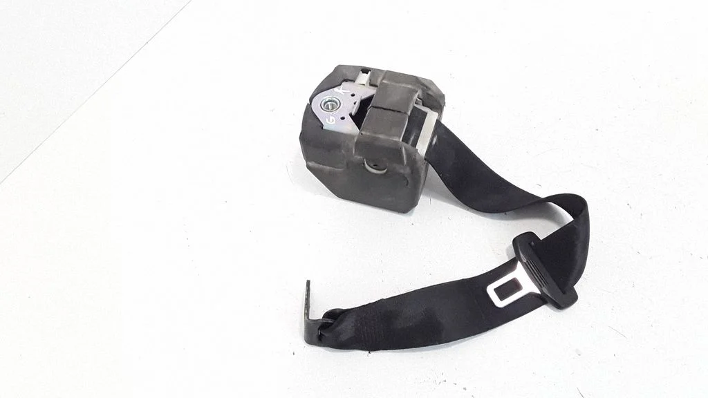 Rear seatbelt – rear left