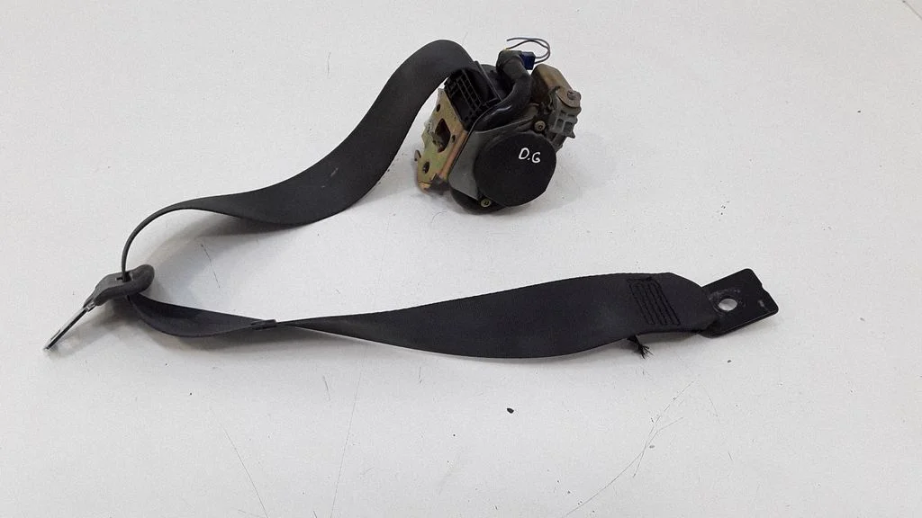 Rear seatbelt – right