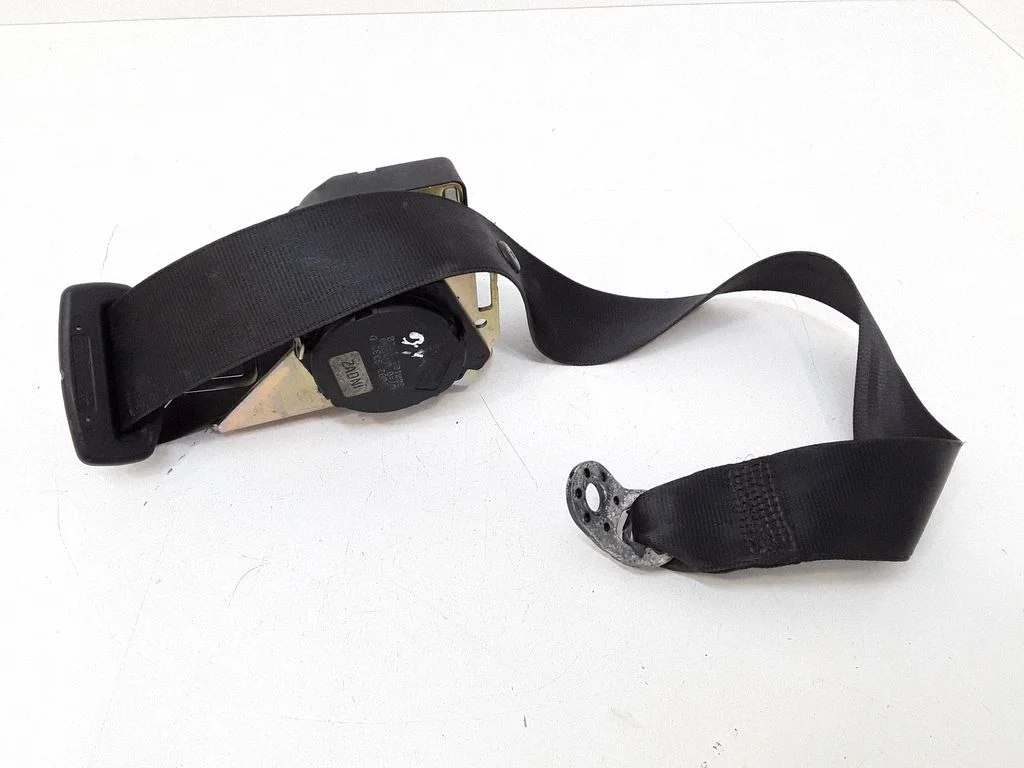 Rear seatbelt – left