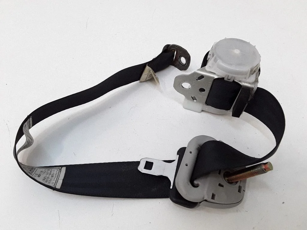 Rear seatbelt – rear left