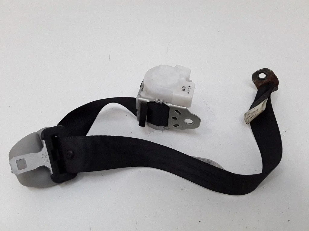 Rear seatbelt – rear right