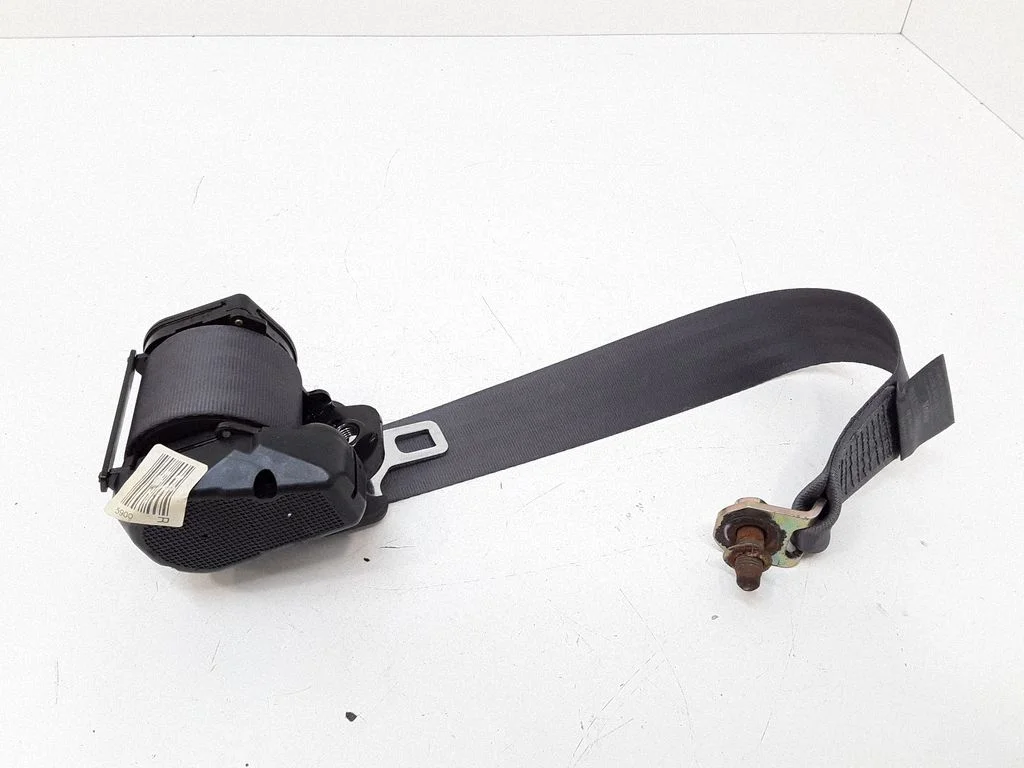 Rear seatbelt – right