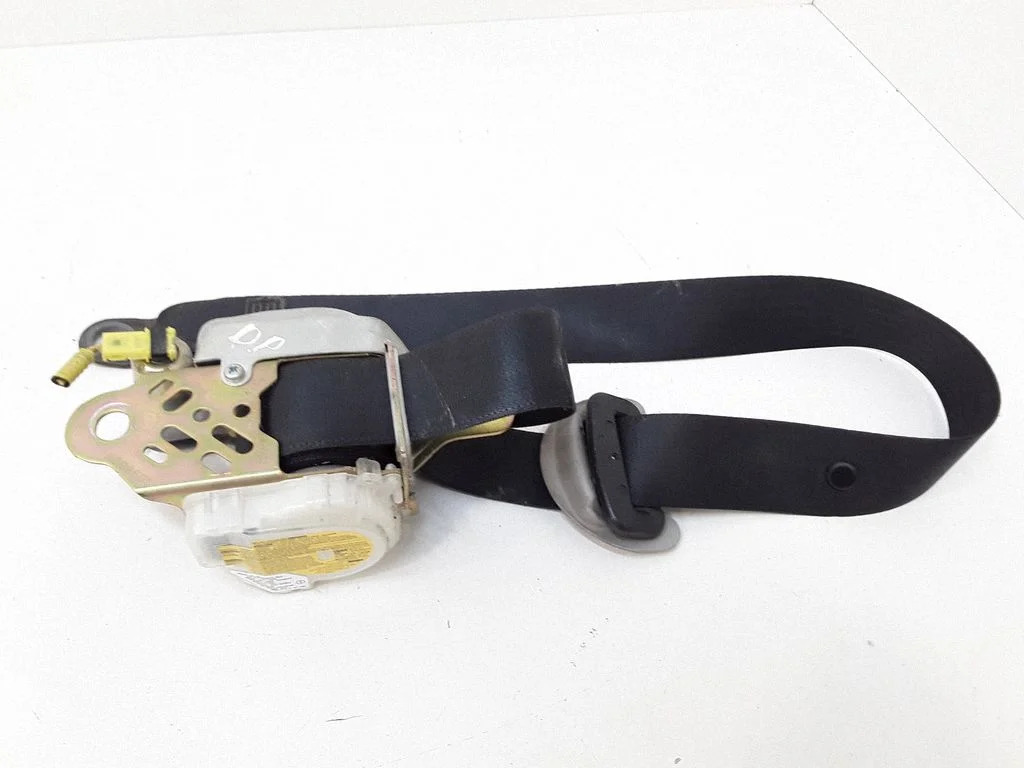 Front seatbelt – Toyota Corolla Verso E121 (2004-2007)