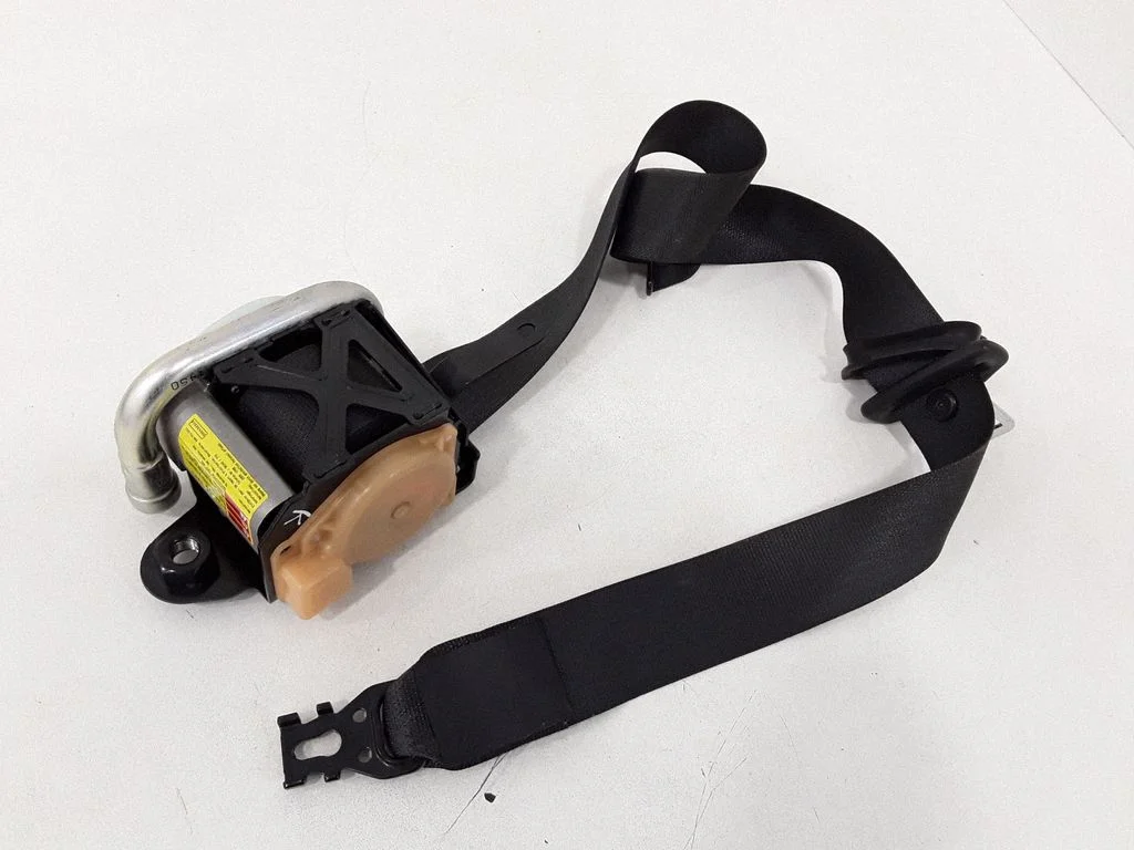 Front seatbelt 306E932AA