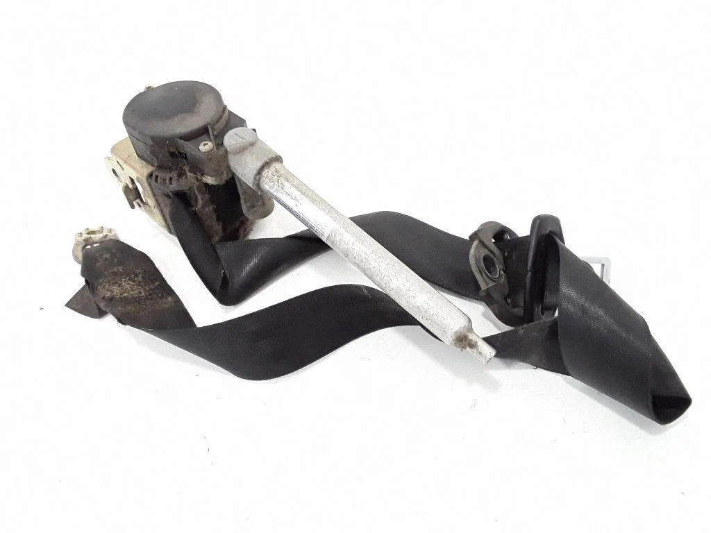 Front seatbelt 8D0857705A
