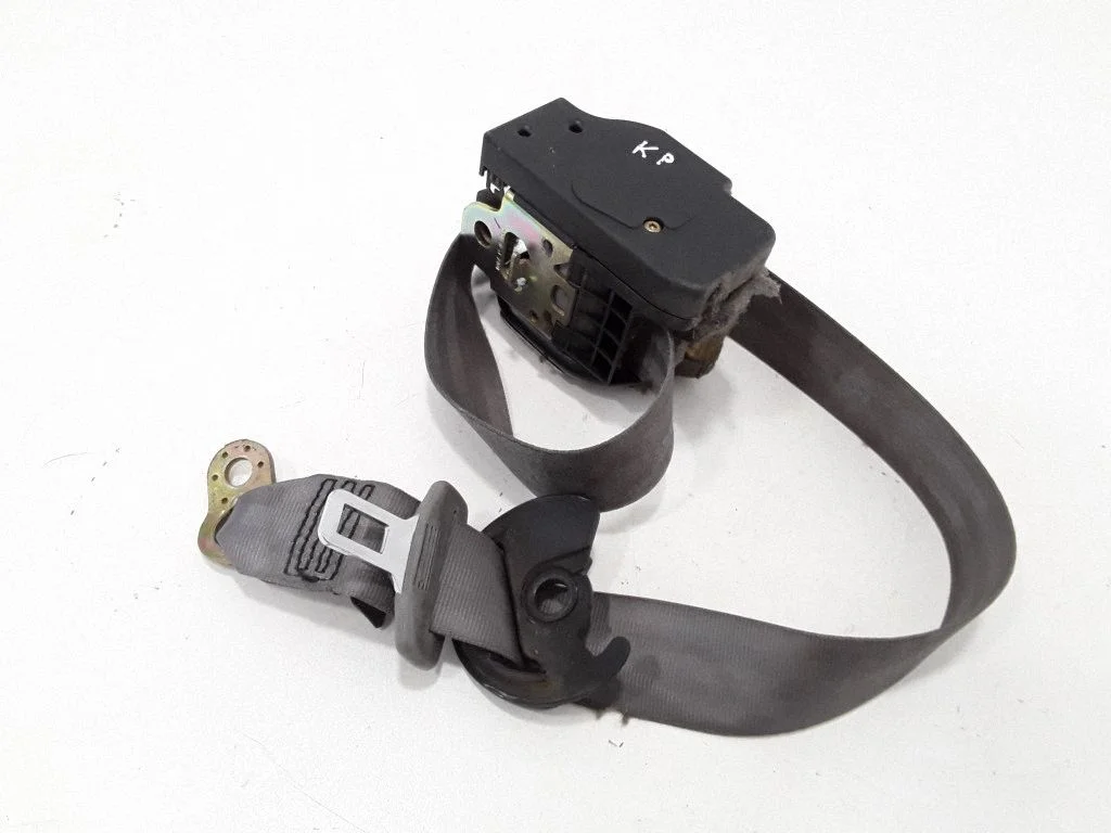 Front seatbelt – left
