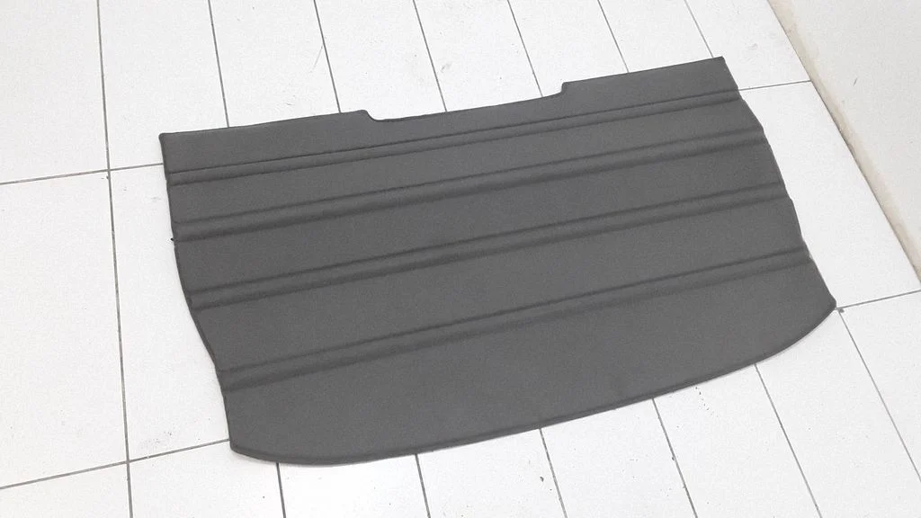 Trunk/boot floor carpet liner