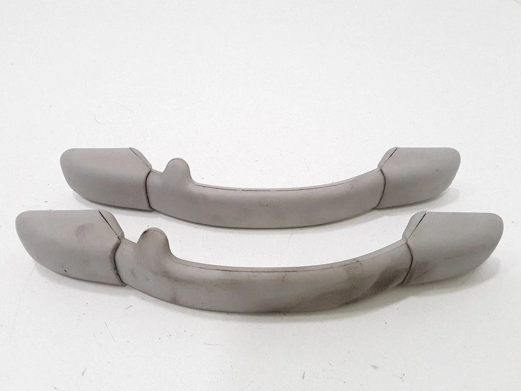 Rear interior roof grab handle