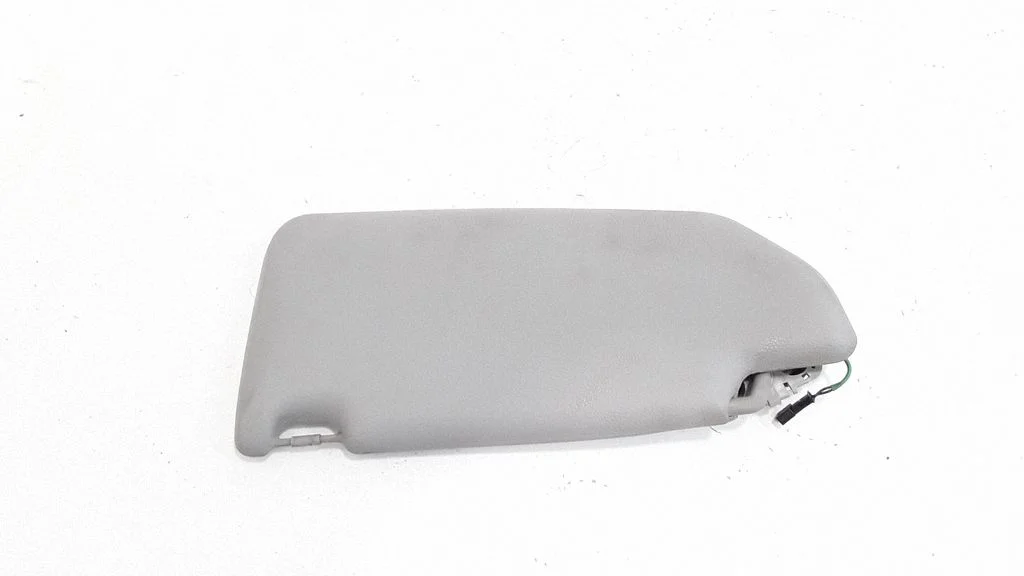 Sun visor – front right