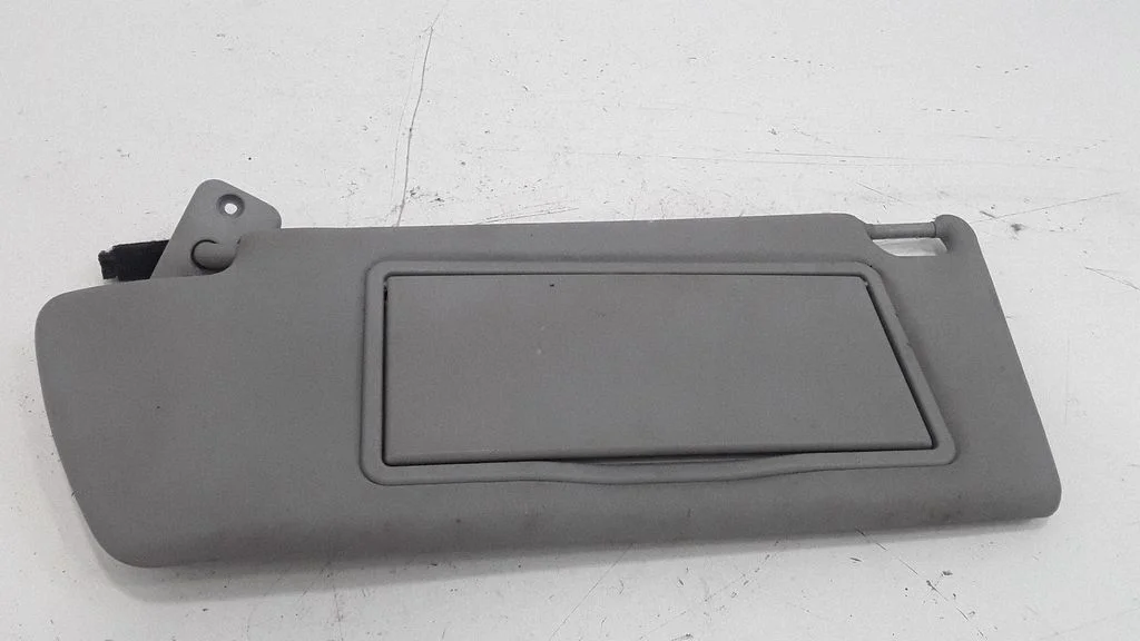 Sun visor