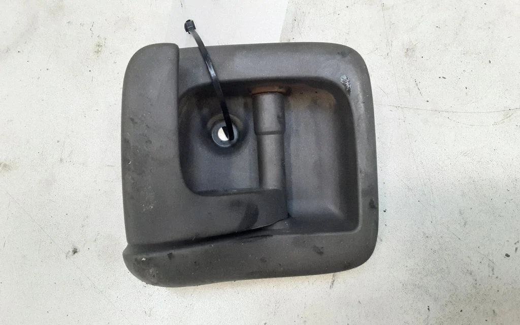 Engine bonnet (hood) release handle – Volvo V70 (2005-2008)