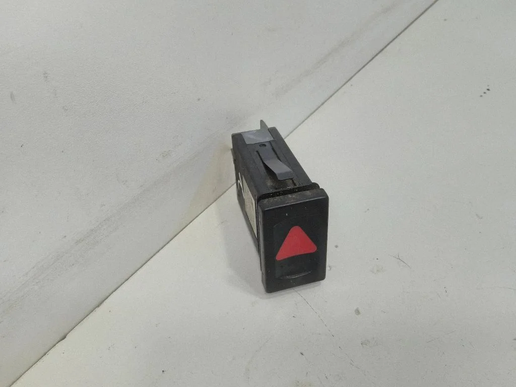 Hazard light switch 7M3953235