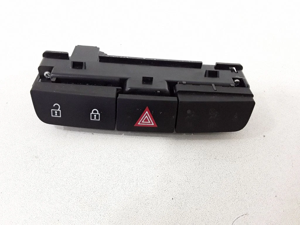 Hazard light switch 13271927