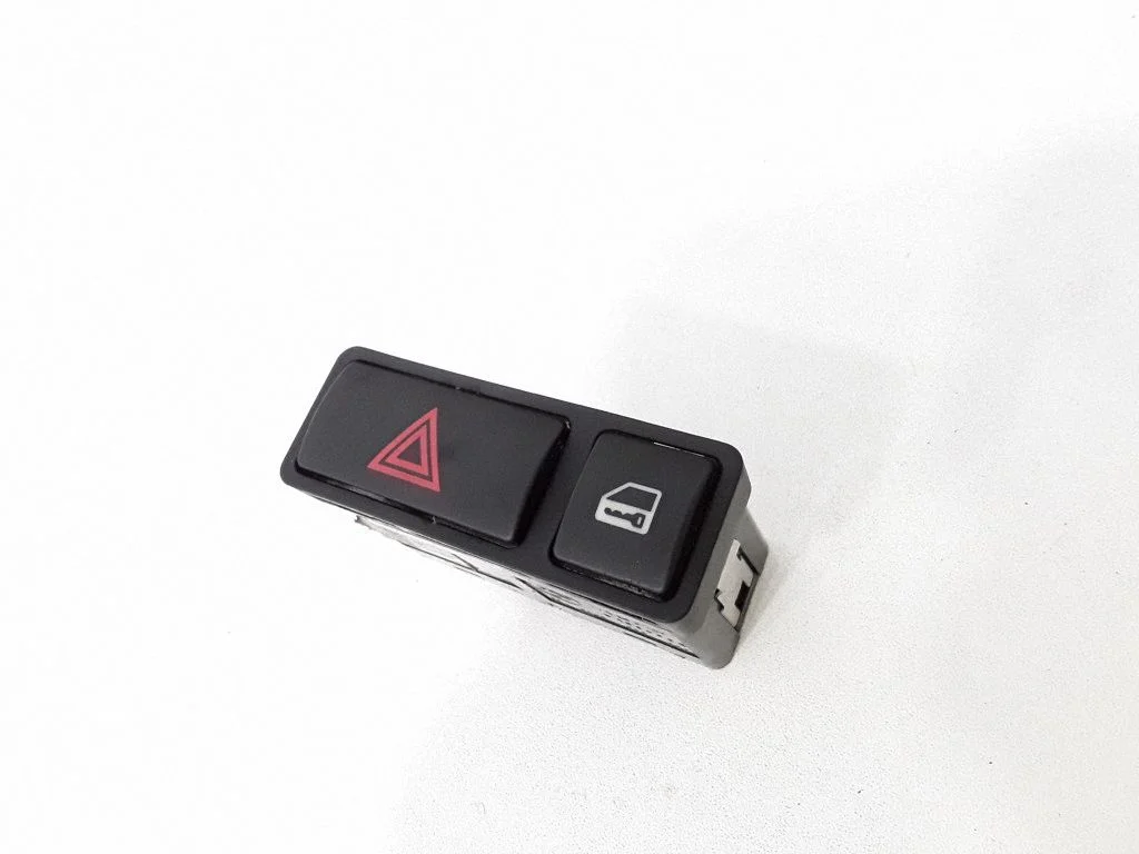 Hazard light switch 8368920