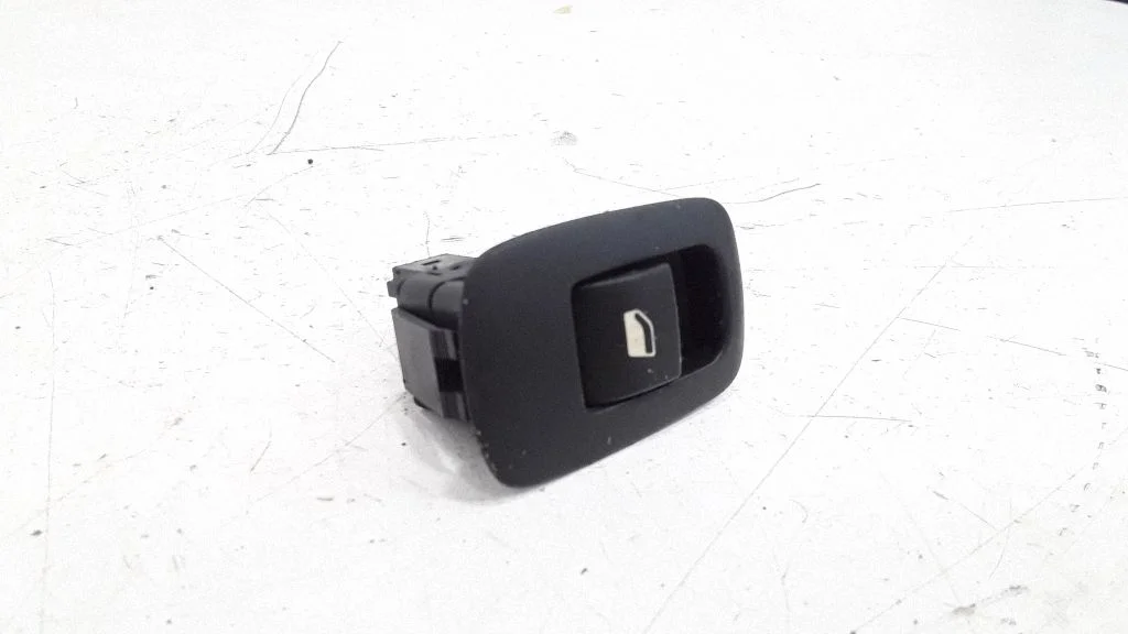 Electric window control switch 96639378