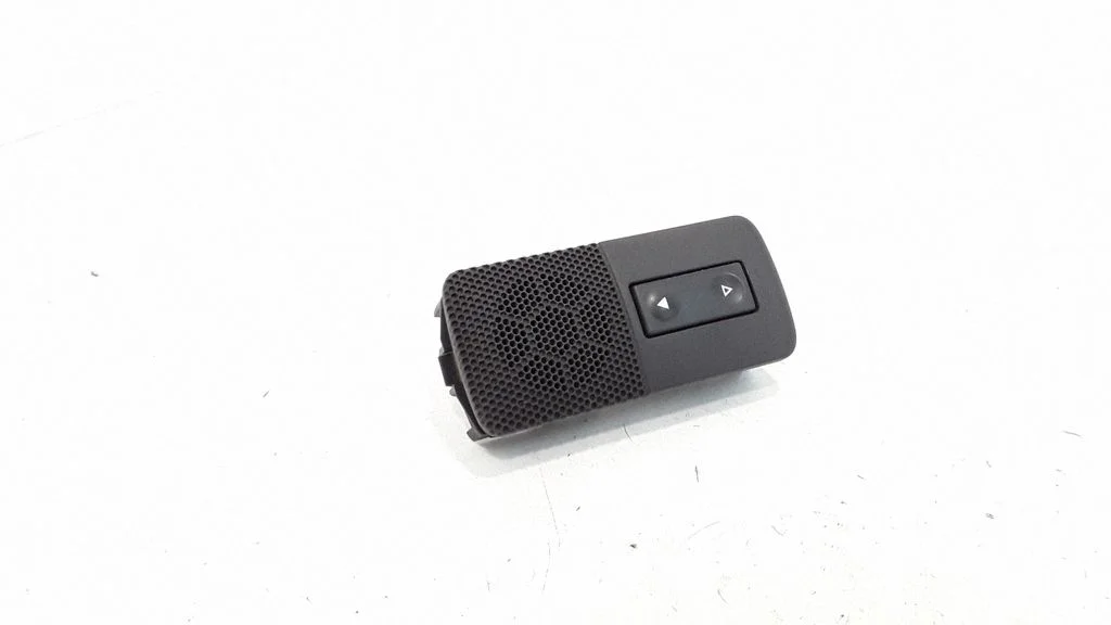 Electric window control switch – rear right