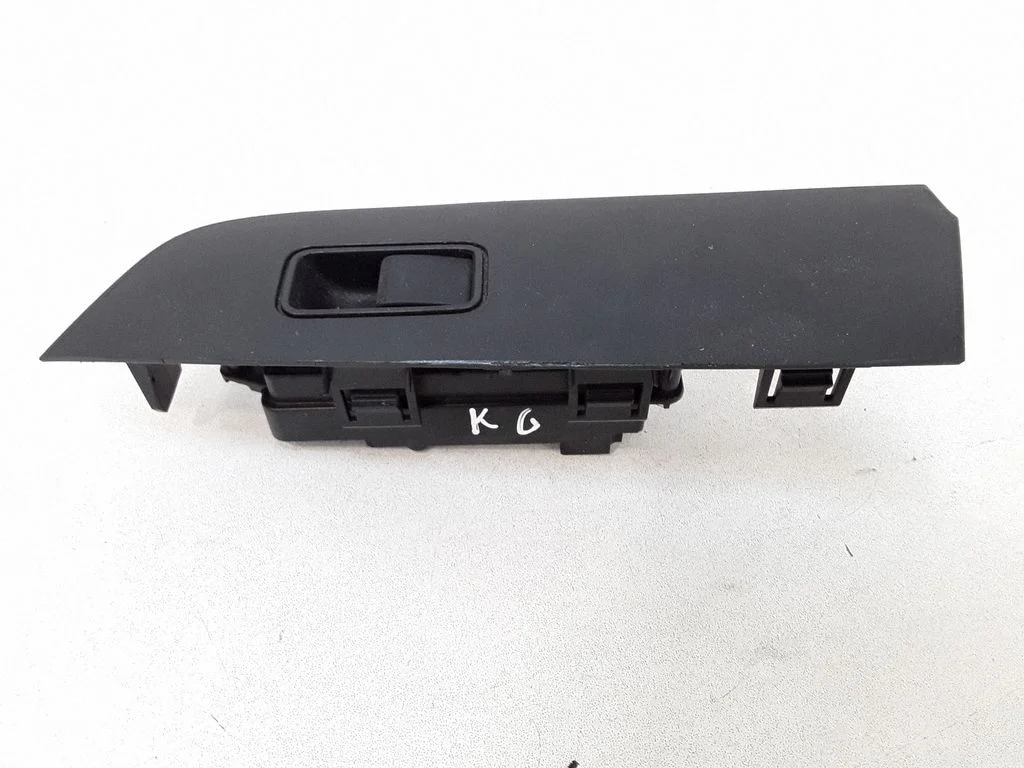 Electric window control switch 03124620