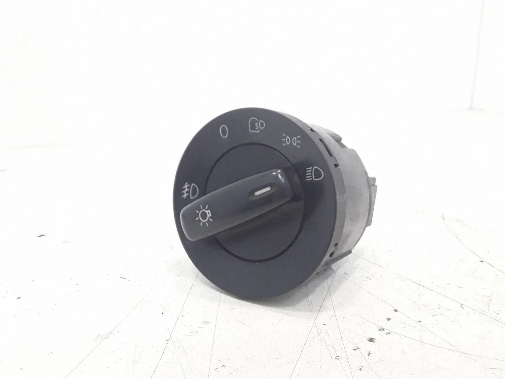 Light switch – front