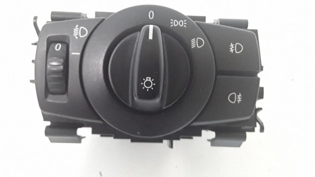 Przełącznik świateł – BMW Seria 3 E90 E91 (2005-2012)