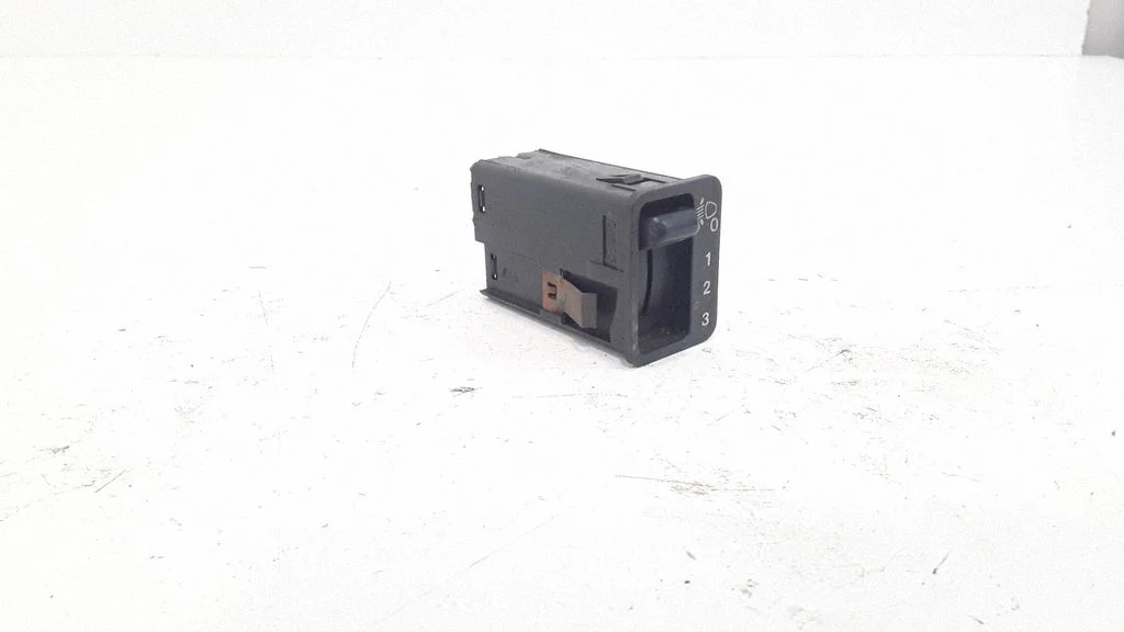 Headlight level height control switch – Land Rover Freelander (1996-2006)