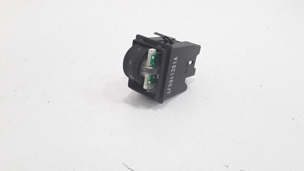 Headlight level height control switch – Audi A6 Allroad C6 (2006-2011)