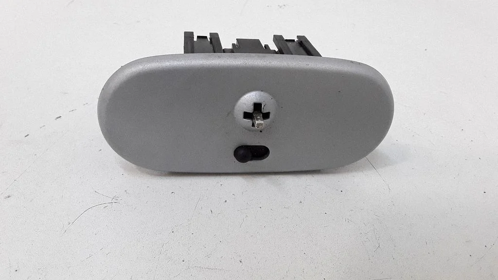Wing mirror switch 6915123