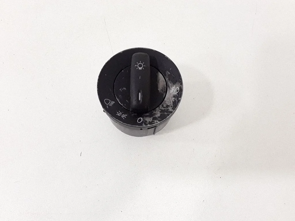 Light switch
